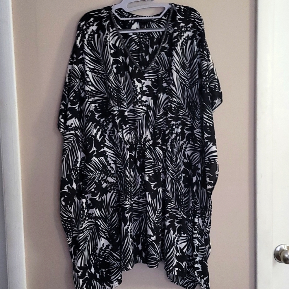 Lane Bryant top, gently used, black and white
